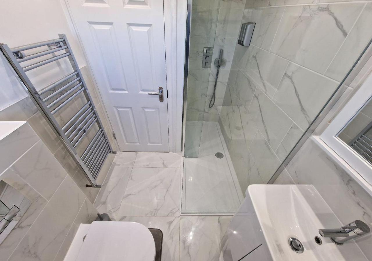 Private Room In London Enfield With Parking Ngoại thất bức ảnh