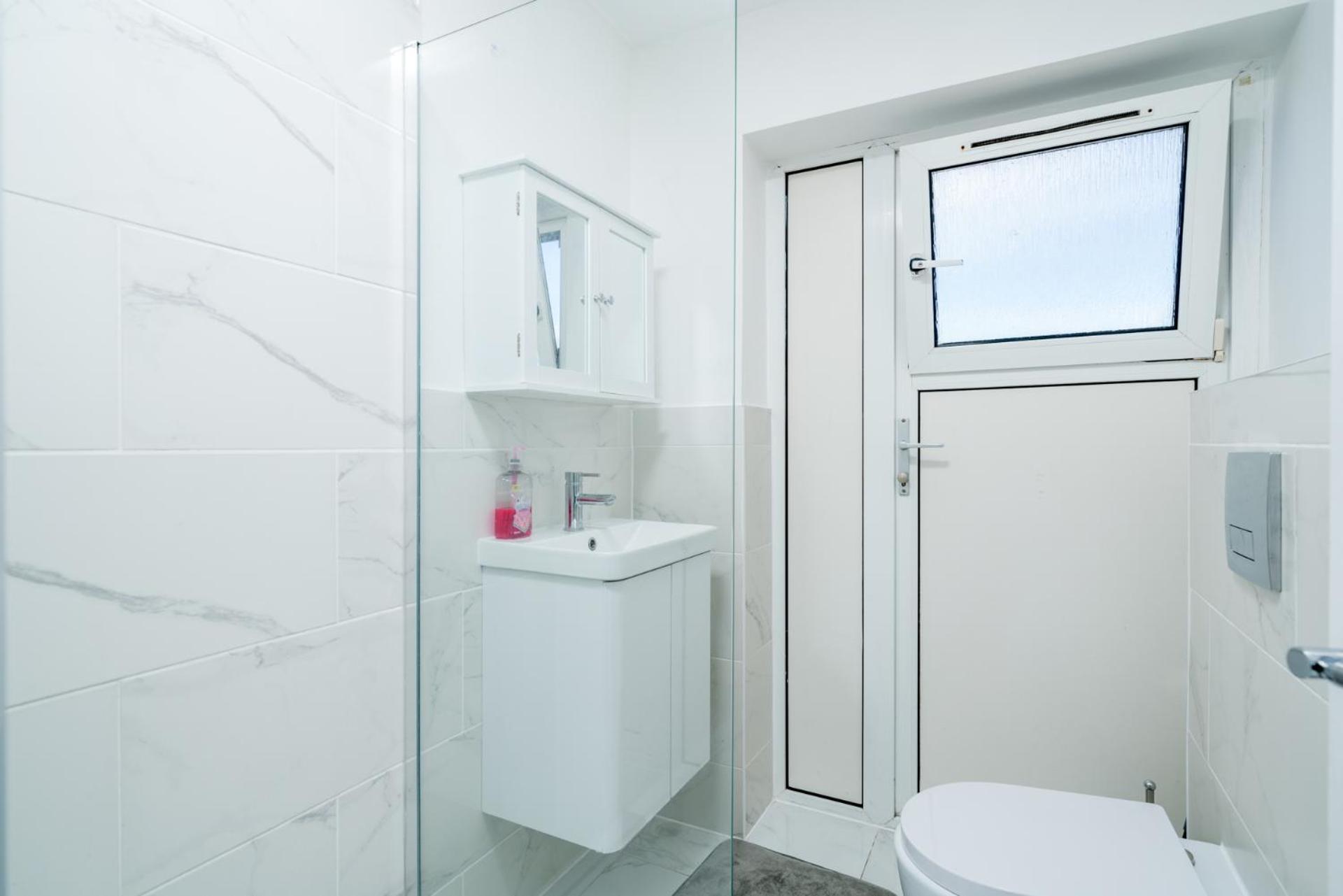 Private Room In London Enfield With Parking Ngoại thất bức ảnh