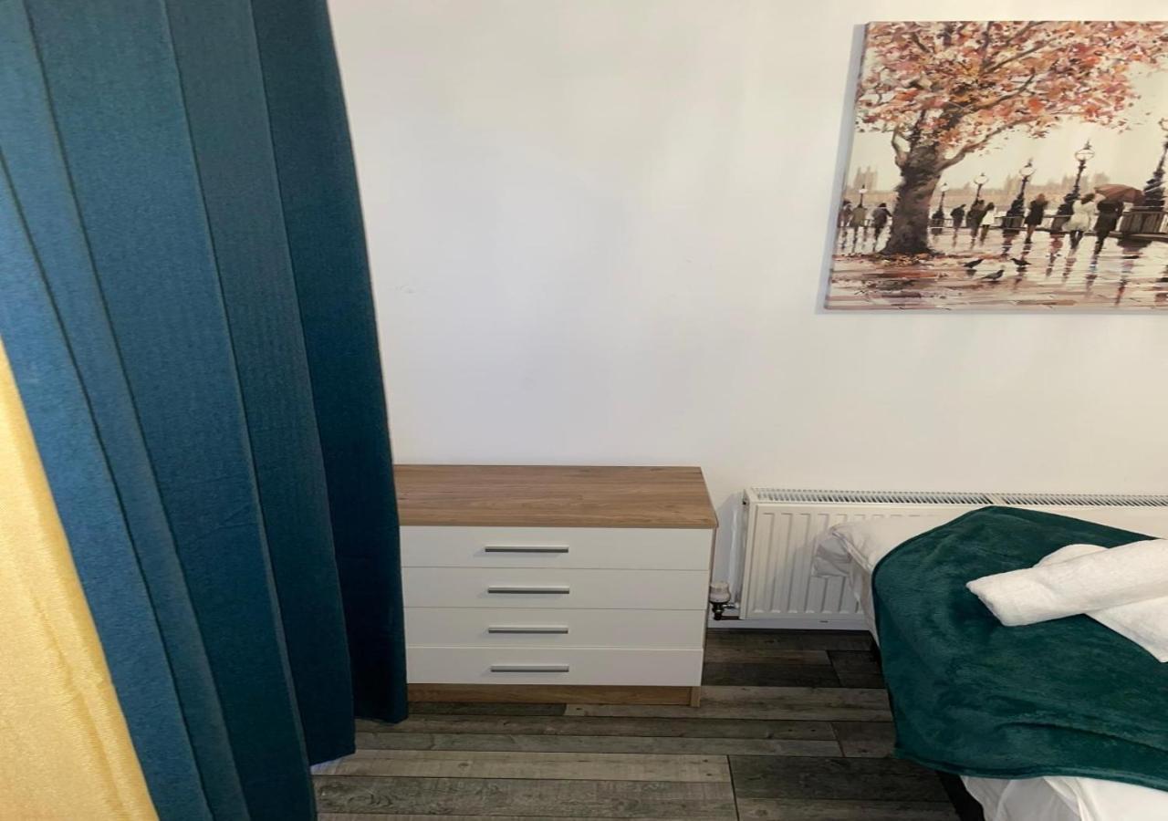 Private Room In London Enfield With Parking Ngoại thất bức ảnh