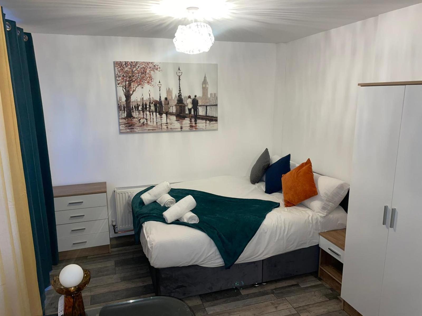 Private Room In London Enfield With Parking Ngoại thất bức ảnh