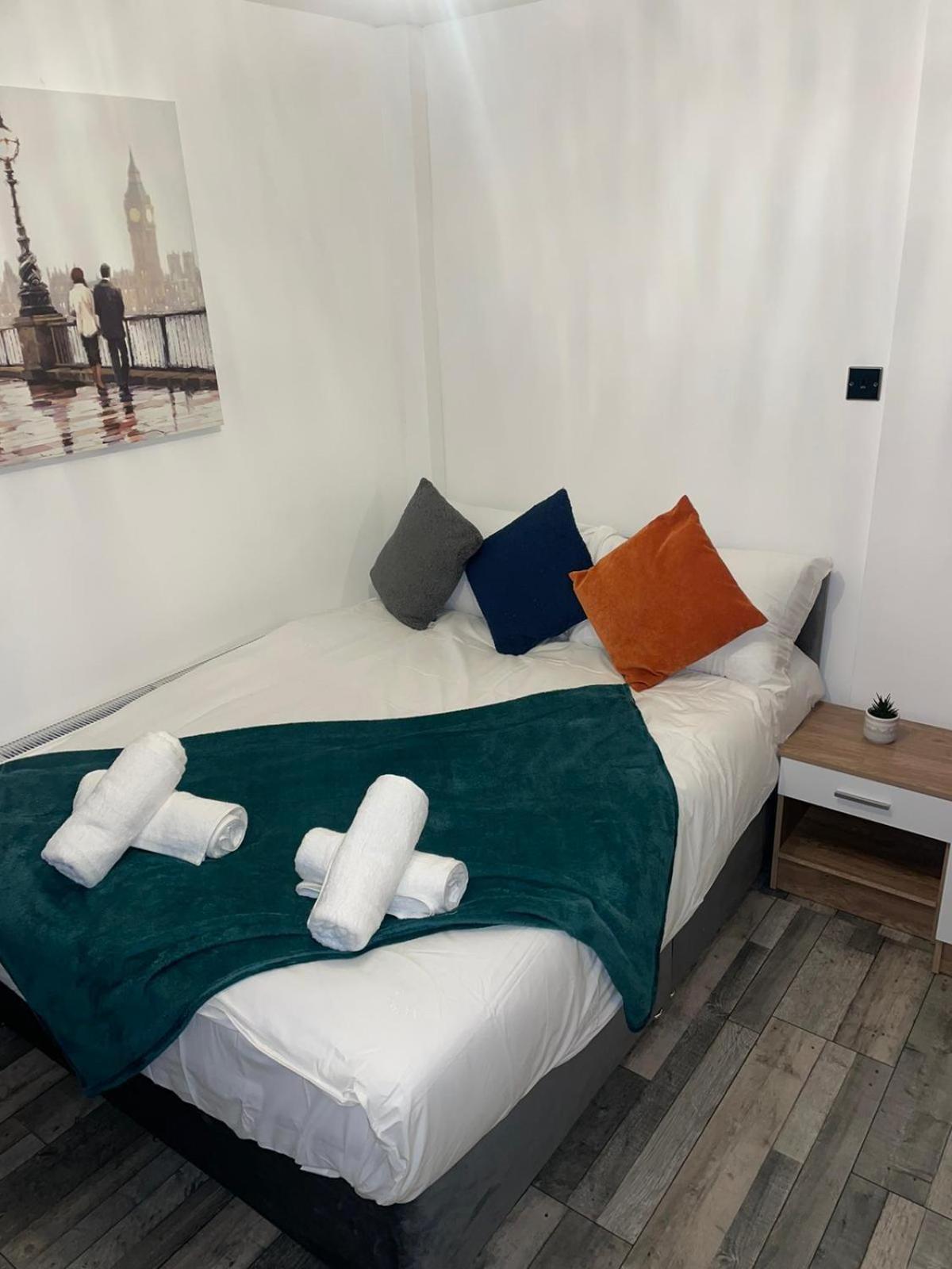 Private Room In London Enfield With Parking Ngoại thất bức ảnh